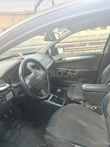 Opel Astra 2006, 200,000 km - 1.6 l - Gəncə