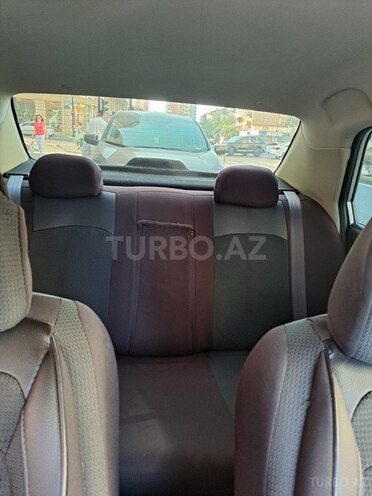 Nissan Tiida-9