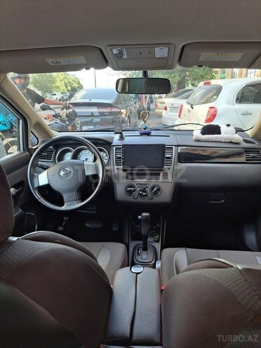 Nissan Tiida-10