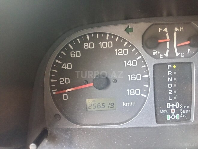 Mitsubishi Pajero io 2001, 256,519 km - 2.0 l - Bakı