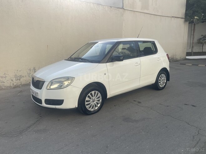 Skoda Fabia 2010, 296,000 km - 1.6 л - Bakı