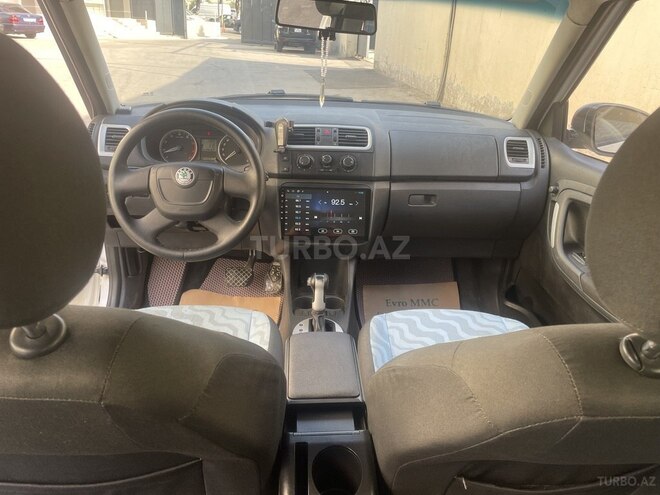 Skoda Fabia 2010, 296,000 km - 1.6 л - Bakı