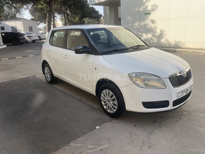 Skoda Fabia 2010, 296,000 km - 1.6 л - Bakı