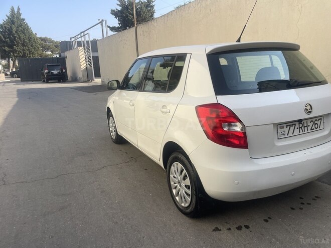 Skoda Fabia 2010, 296,000 km - 1.6 л - Bakı