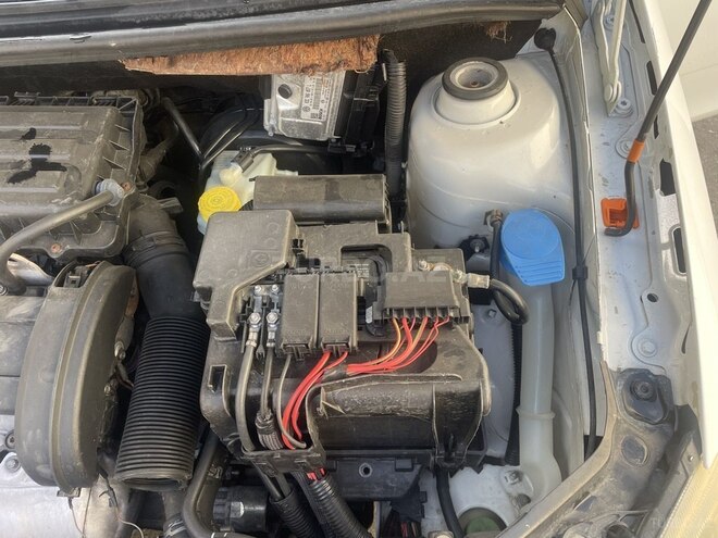 Skoda Fabia 2010, 296,000 km - 1.6 л - Bakı