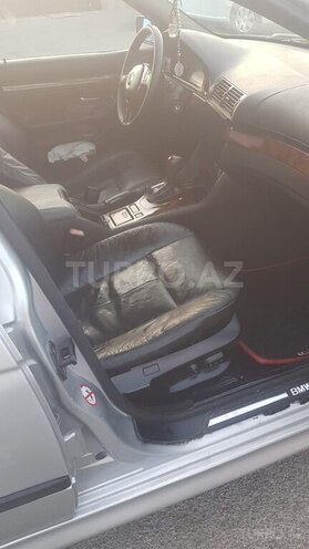 BMW 525 2001, 388,000 km - 2.5 l - Bakı
