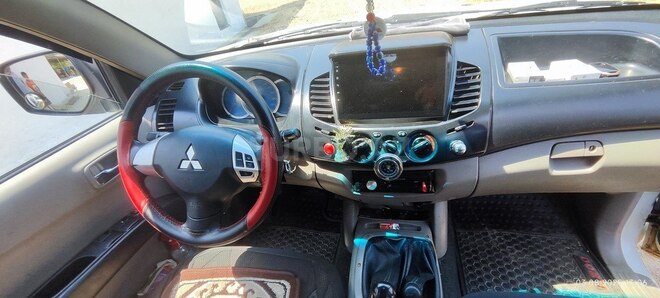 Mitsubishi L200 2007, 388,000 km - 2.5 l - Yardımlı
