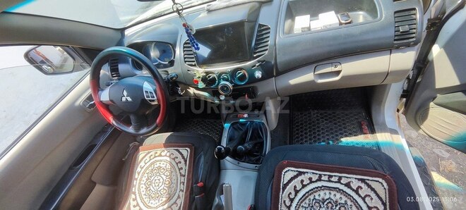 Mitsubishi L200 2007, 388,000 km - 2.5 l - Yardımlı