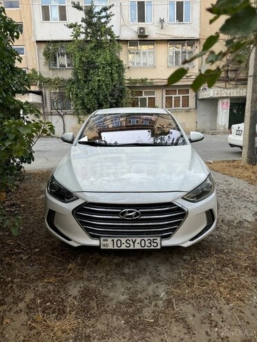 Hyundai Avante 2016, 220,000 km - 1.6 л - Bakı