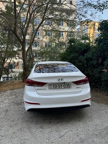 Hyundai Avante 2016, 220,000 km - 1.6 л - Bakı
