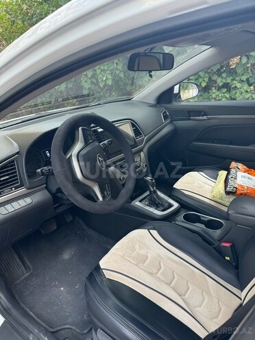 Hyundai Avante 2016, 220,000 km - 1.6 л - Bakı