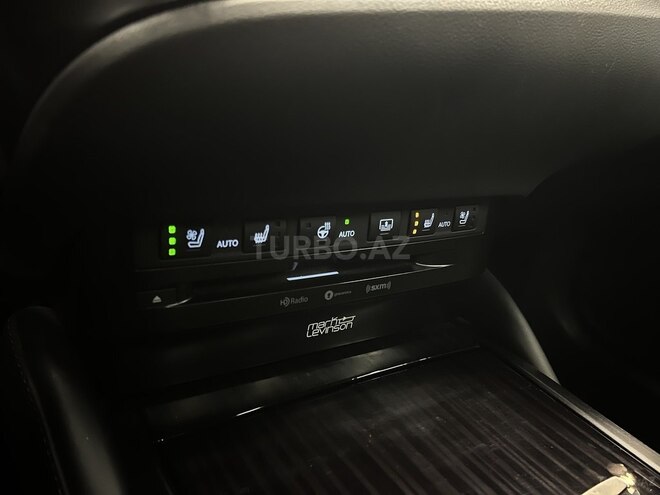 Lexus ES 300h-16