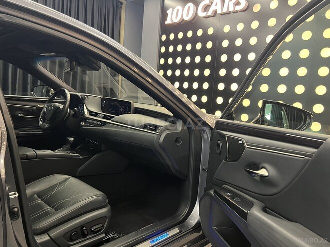 Lexus ES 300h-10