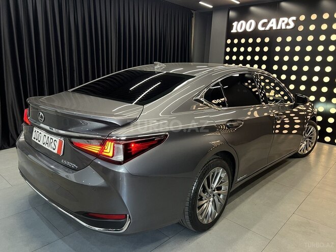 Lexus ES 300h-4