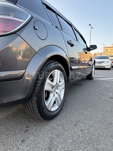 Opel Astra 2009, 286,000 km - 1.4 l - Sumqayıt