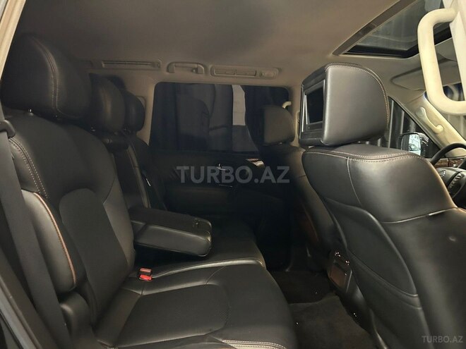 Nissan Patrol 2010, 290,000 km - 5.6 l - Bakı