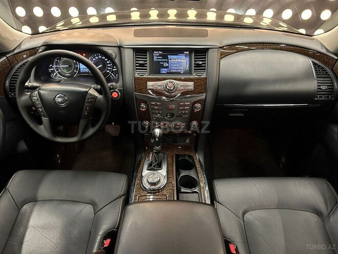 Nissan Patrol 2010, 290,000 km - 5.6 l - Bakı