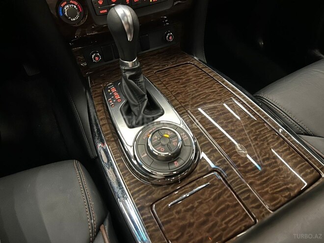 Nissan Patrol 2010, 290,000 km - 5.6 l - Bakı