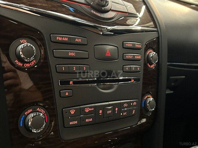 Nissan Patrol 2010, 290,000 km - 5.6 l - Bakı