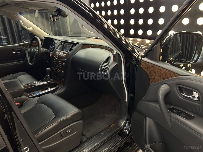 Nissan Patrol 2010, 290,000 km - 5.6 l - Bakı