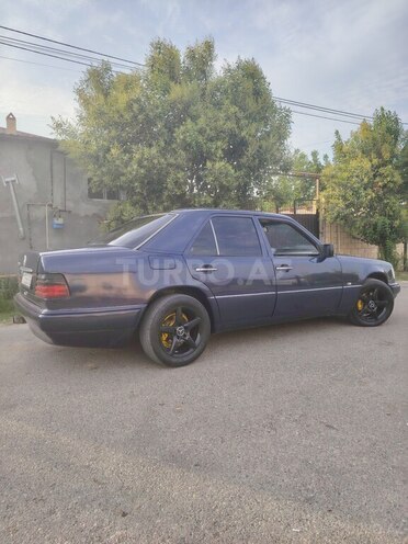 Mercedes E 200 1995, 470,008 km - 2.0 l - Füzuli