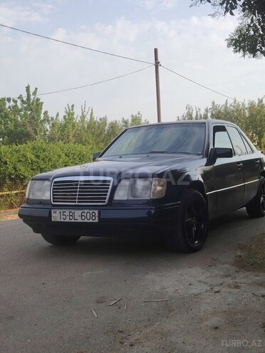 Mercedes E 200 1995, 470,008 km - 2.0 l - Füzuli