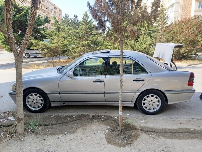 Mercedes C 220 1995, 453,386 km - 2.2 l - Bakı