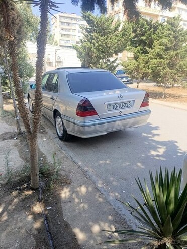 Mercedes C 220 1995, 453,386 km - 2.2 l - Bakı