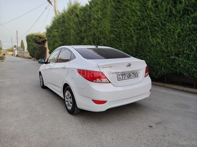 Hyundai Accent 2015, 241,402 km - 1.6 л - Bakı