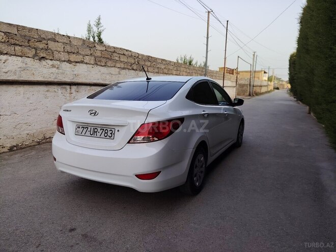 Hyundai Accent 2015, 241,402 km - 1.6 л - Bakı