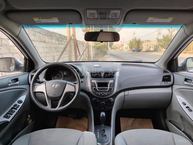 Hyundai Accent 2015, 241,402 km - 1.6 л - Bakı