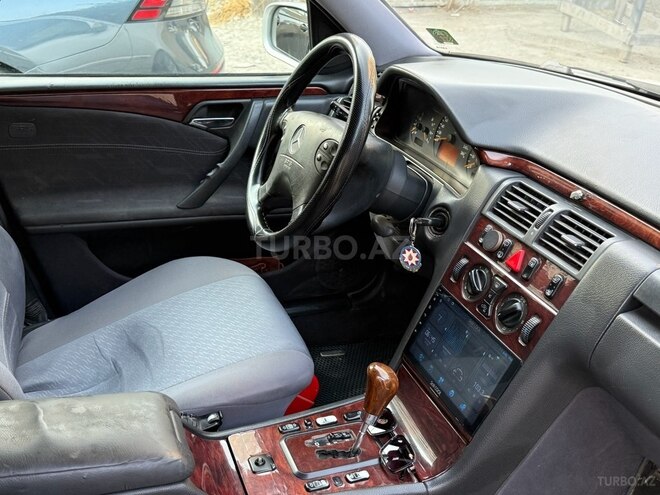 Mercedes E 240 2000, 202,456 km - 2.4 l - Bakı