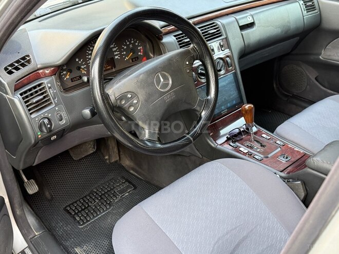 Mercedes E 240 2000, 202,456 km - 2.4 l - Bakı