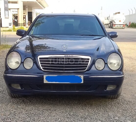 Mercedes E 240 2000, 312,000 km - 2.4 л - Beyləqan