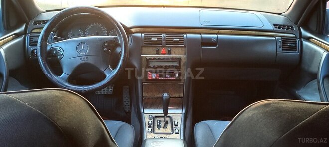 Mercedes E 240 2000, 312,000 km - 2.4 л - Beyləqan