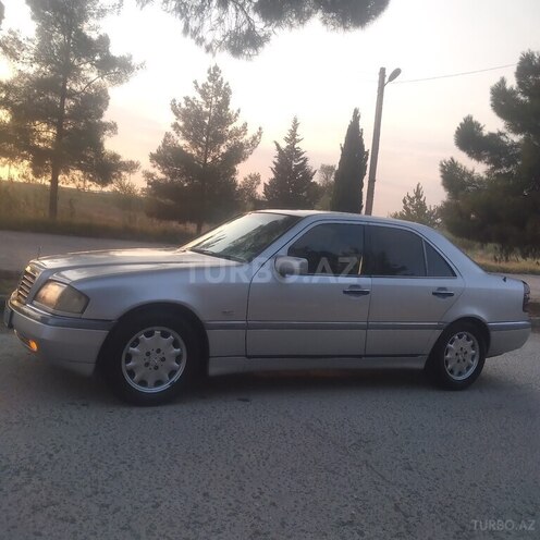 Mercedes C 220 1995, 635,000 km - 2.2 l - Salyan