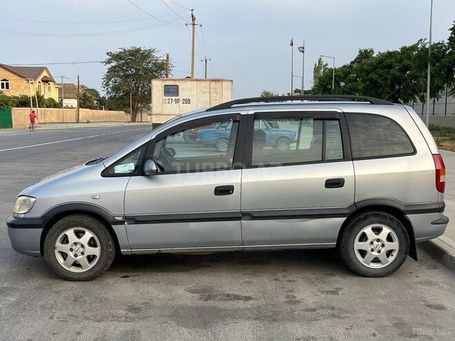 Opel Zafira 2001, 435,123 km - 1.6 l - Qusar
