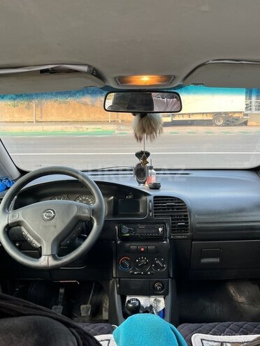 Opel Zafira 2001, 435,123 km - 1.6 l - Qusar