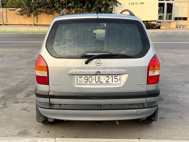 Opel Zafira 2001, 435,123 km - 1.6 l - Qusar