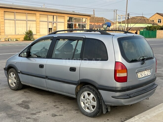 Opel Zafira 2001, 435,123 km - 1.6 l - Qusar