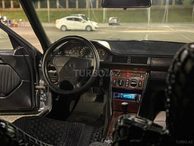 Mercedes E 220 1994, 404,870 km - 2.2 л - Bakı