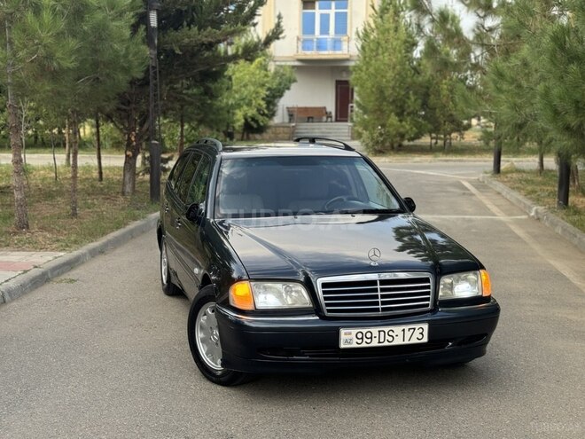 Mercedes C 220 1999, 318,000 km - 2.2 l - Saatlı