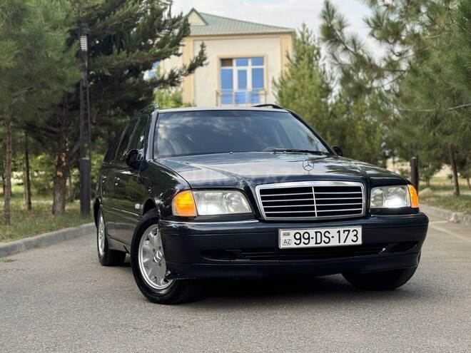 Mercedes C 220 1999, 318,000 km - 2.2 l - Saatlı
