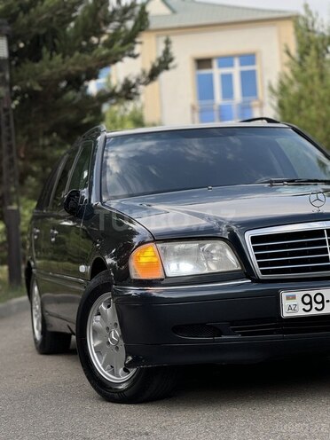 Mercedes C 220 1999, 318,000 km - 2.2 l - Saatlı