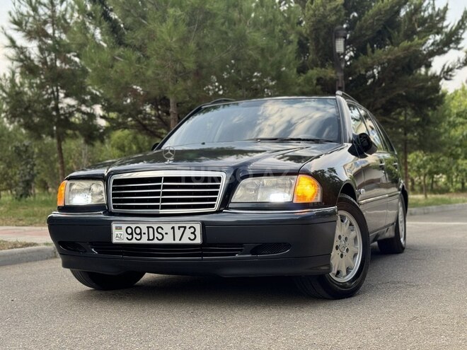 Mercedes C 220 1999, 318,000 km - 2.2 l - Saatlı