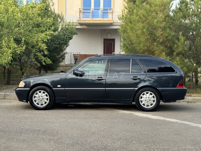 Mercedes C 220 1999, 318,000 km - 2.2 l - Saatlı