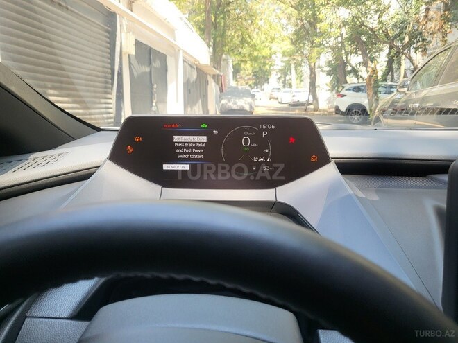 Toyota Prius 2023, 10,000 km - 2.0 л - Bakı