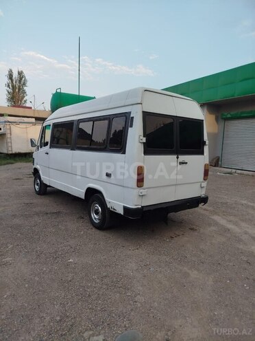 Mercedes 208 D 1994, 666,000 km - 2.3 l - Tovuz