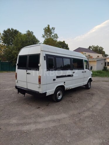 Mercedes 208 D 1994, 666,000 km - 2.3 l - Tovuz