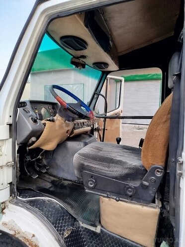 Mercedes 208 D 1994, 666,000 km - 2.3 l - Tovuz